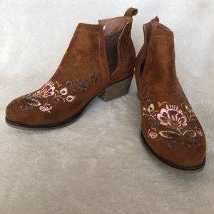 Olivia Miller Brown Embroidered Booties Size 7.5